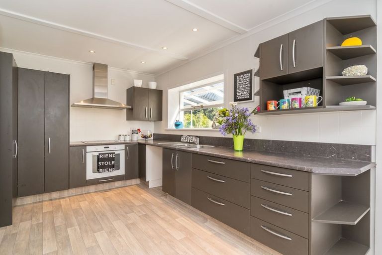 Photo of property in 6 Cossens Street, Balclutha, 9230