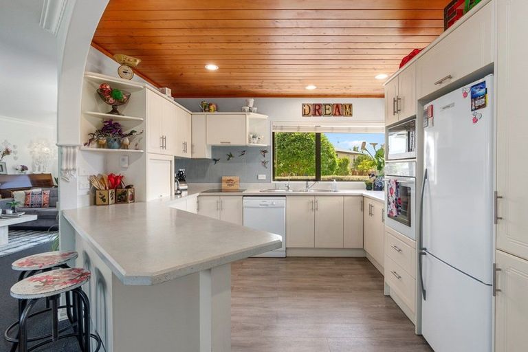 Photo of property in 70 Oteki Park Drive, Welcome Bay, Tauranga, 3112