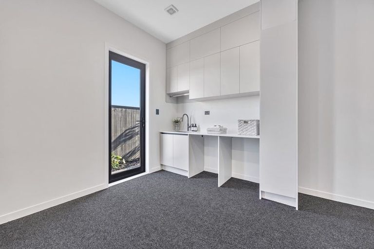 Photo of property in 8 Koheru Place, Long Bay, Auckland, 0630