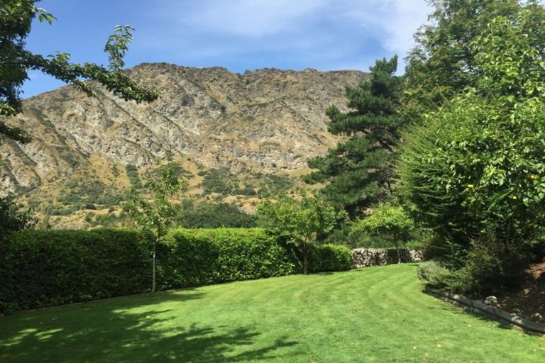 Photo of property in 11 Mcchesney Road, Arthurs Point, Queenstown, 9371