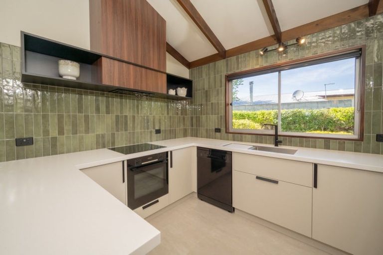 Photo of property in 16 Arnott Street, Alexandra, 9320