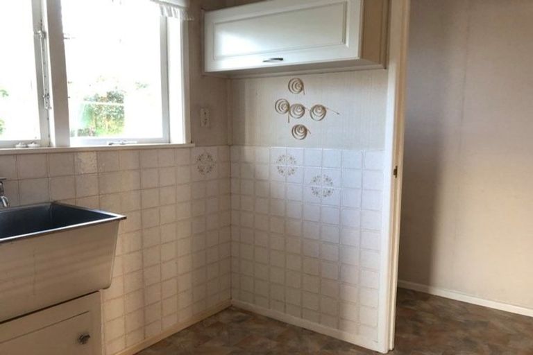 Photo of property in 35 Elliott Avenue, Bayview, Auckland, 0629