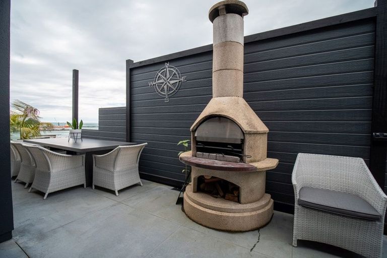 Photo of property in 1 Mission Street, Moturoa, New Plymouth, 4310