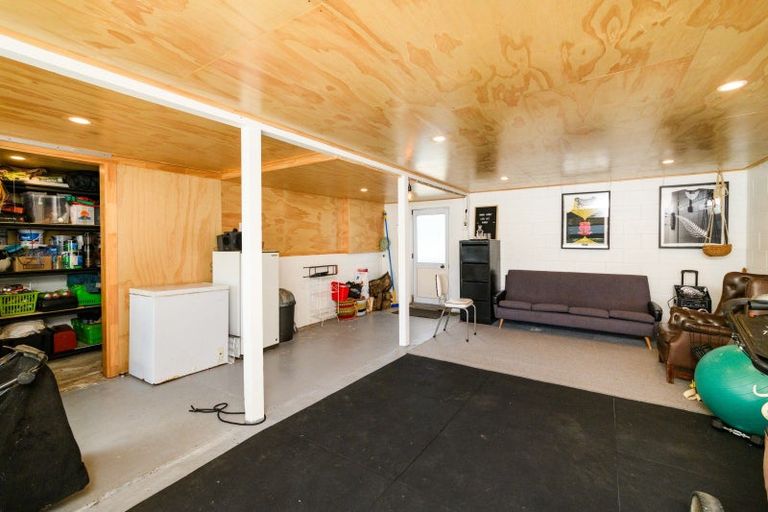 Photo of property in 75 Ruamahanga Crescent, Terrace End, Palmerston North, 4410