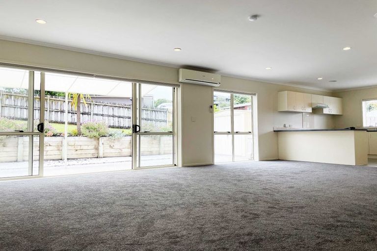 Photo of property in 19 San Bernadino Drive, Henderson, Auckland, 0612