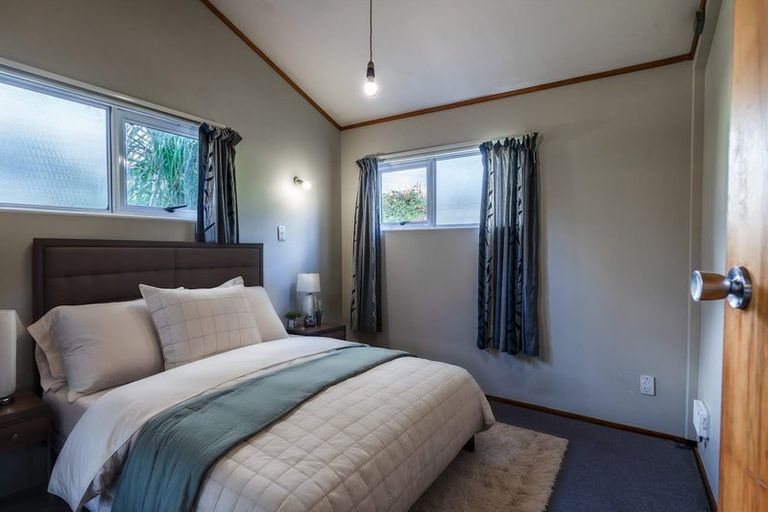 Photo of property in 53 Rua Road, Glen Eden, Auckland, 0602