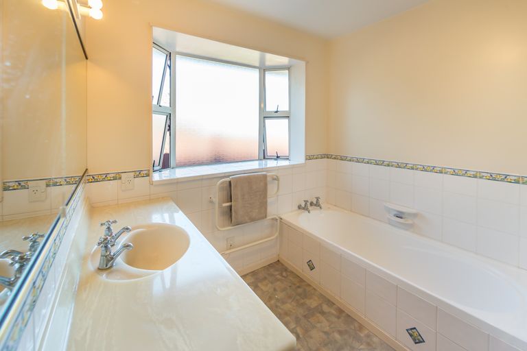 Photo of property in 57 Shenley Drive, Belfast, Christchurch, 8051