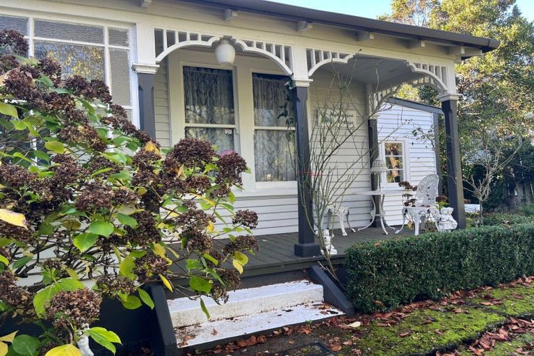 Photo of property in 44 Victoria Street, Carterton, 5713