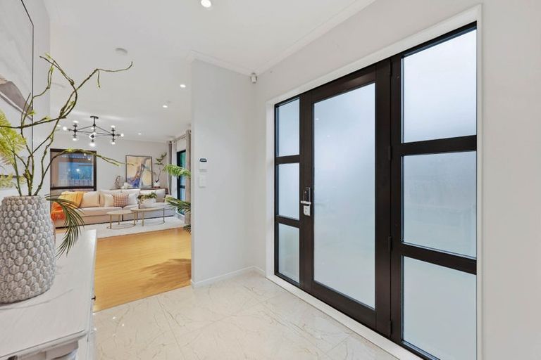 Photo of property in 45a Bradbury Road, Botany Downs, Auckland, 2010