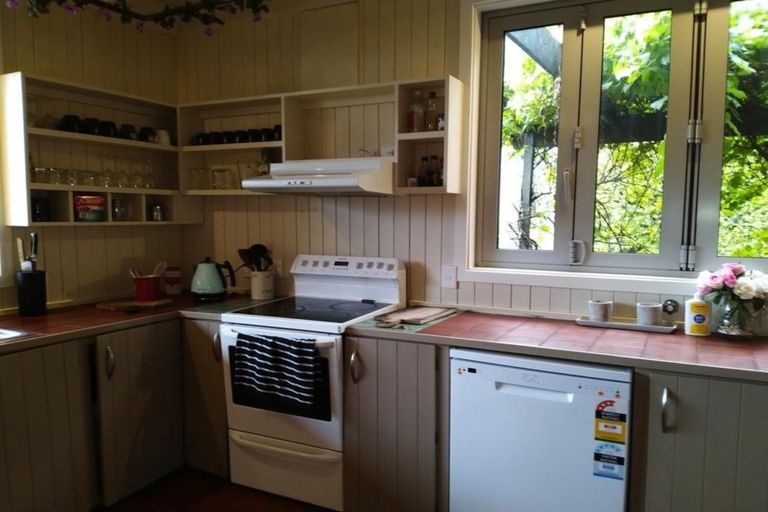 Photo of property in 16 Mckerrow Place, Sunshine Bay, Queenstown, 9300