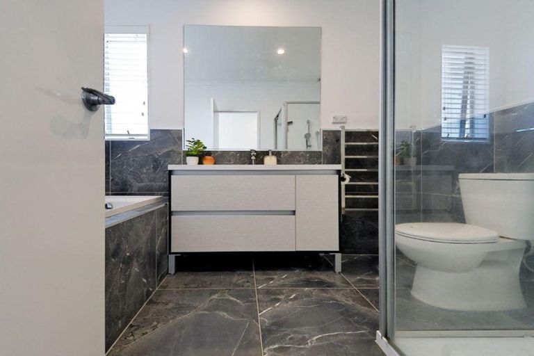 Photo of property in 29 Whenuapai Drive, Whenuapai, Auckland, 0618