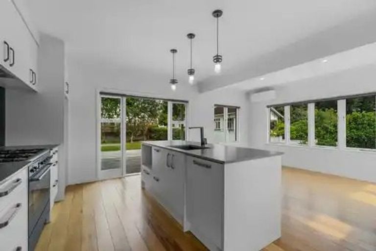 Photo of property in 215 River Road, Claudelands, Hamilton, 3214