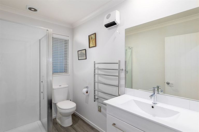 Photo of property in 1/502 Harewood Road, Harewood, Christchurch, 8051