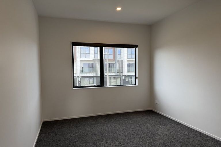 Photo of property in 5 Pilot Drive, Hobsonville, Auckland, 0616