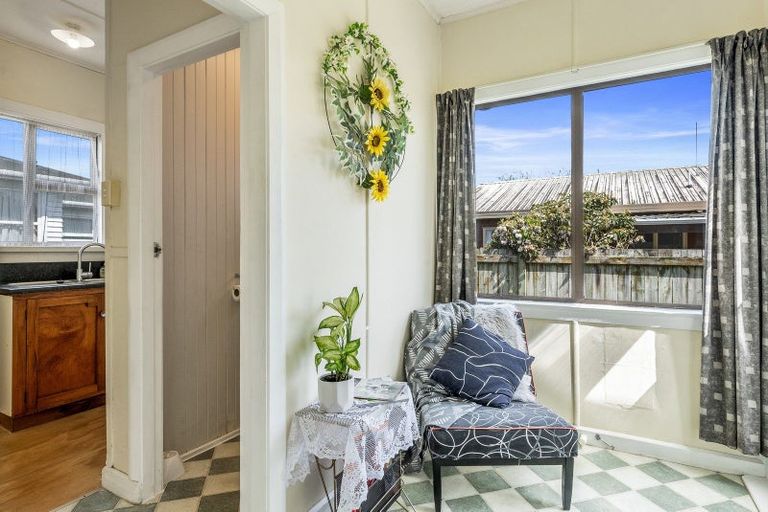 Photo of property in 117 Bartholomew Road, Levin, 5510