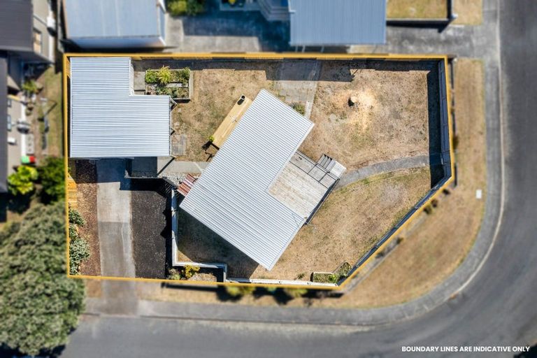 Photo of property in 10 Robert Mckeen Street, Otaki Beach, Otaki, 5512