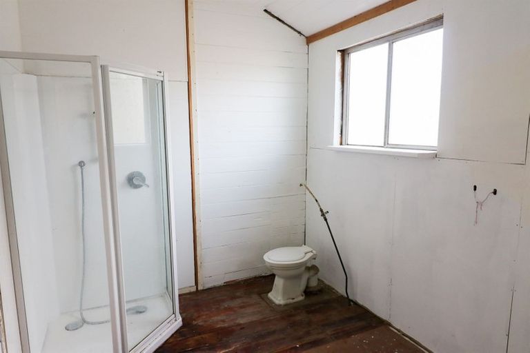 Photo of property in 1 Cadman Street, Dannevirke, 4930