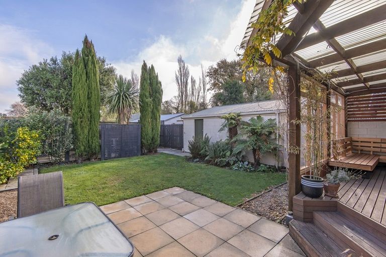 Photo of property in 113 Grimseys Road, Redwood, Christchurch, 8051