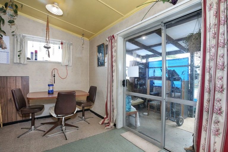 Photo of property in 7 Ngahina Street, Marton, 4710