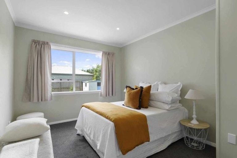Photo of property in 16 Epsom Road, Sockburn, Christchurch, 8042