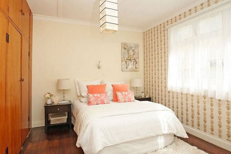 Photo of property in 73 Apu Crescent, Lyall Bay, Wellington, 6022