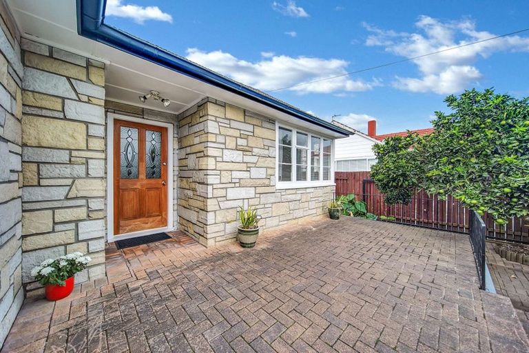 Photo of property in 1/70 Huia Road, Papatoetoe, Auckland, 2025
