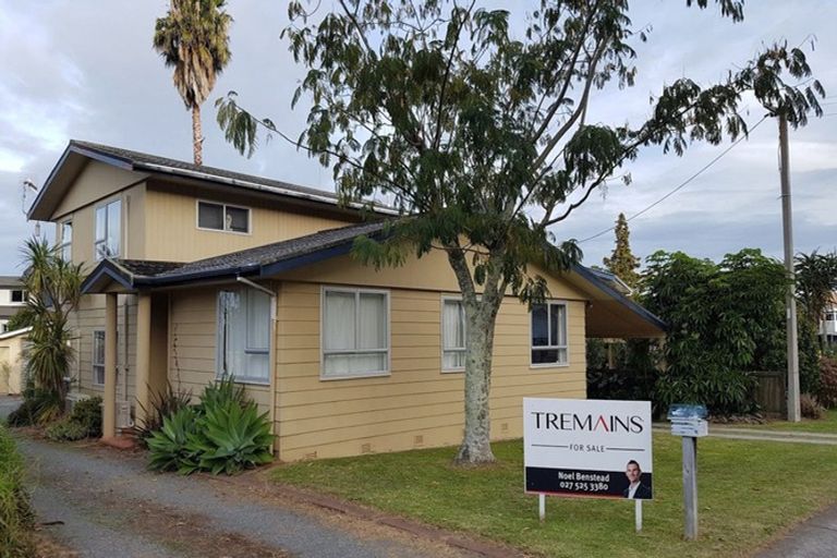 Photo of property in 14 Harbour View Road, Omokoroa, 3114