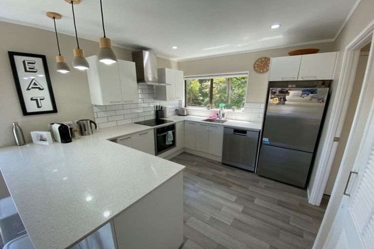 Photo of property in 1/82 Stott Avenue, Birkdale, Auckland, 0626