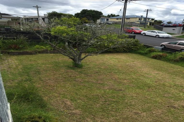 Photo of property in 15 Hauraki Crescent, Pinehill, Auckland, 0632