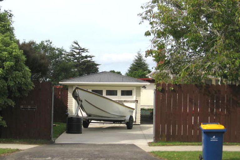 Photo of property in 6a Ranui Station Road, Ranui, Auckland, 0612