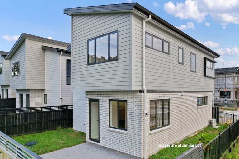 Photo of property in 31 Whiteywood Street, Westgate, Auckland, 0814