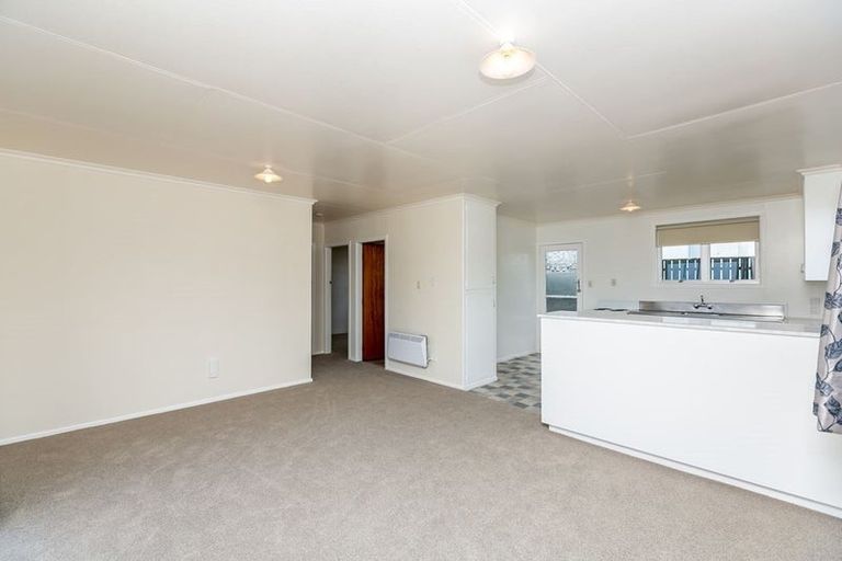 Photo of property in 36 Cumberland Street, Merrilands, New Plymouth, 4312