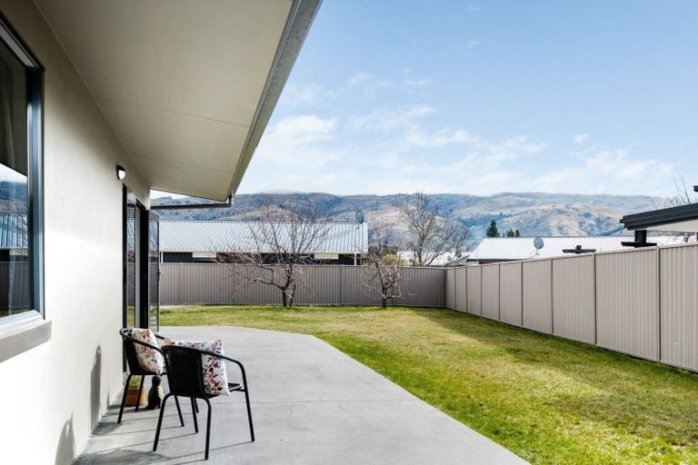 Photo of property in 6 Farrier Court, Cromwell, 9310