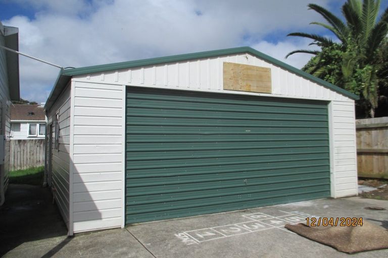 Photo of property in 256 Triangle Road, Massey, Auckland, 0614