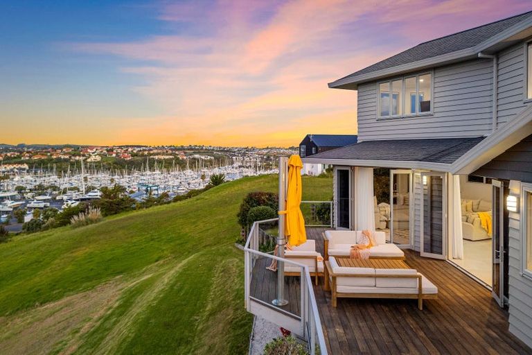 Photo of property in 64 Balboa Drive, Matakatia, Whangaparaoa, 0930