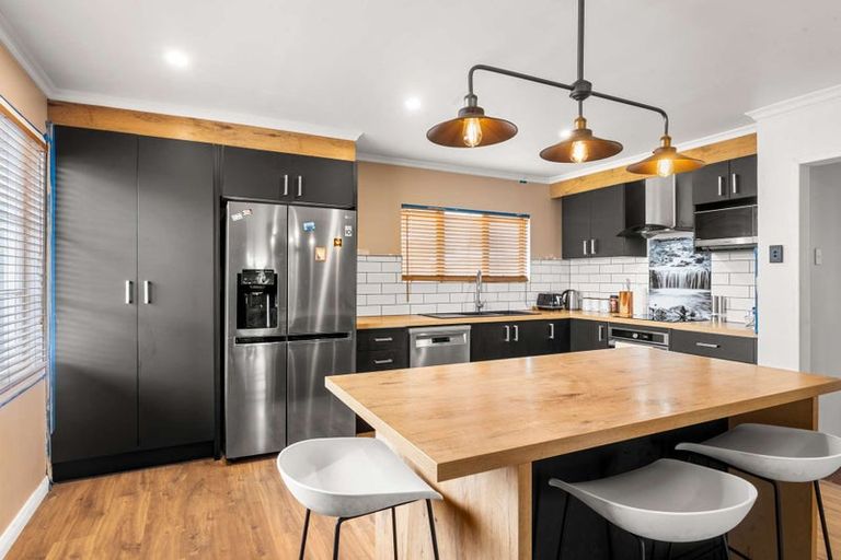 Photo of property in 208 Ngamotu Road, Spotswood, New Plymouth, 4310