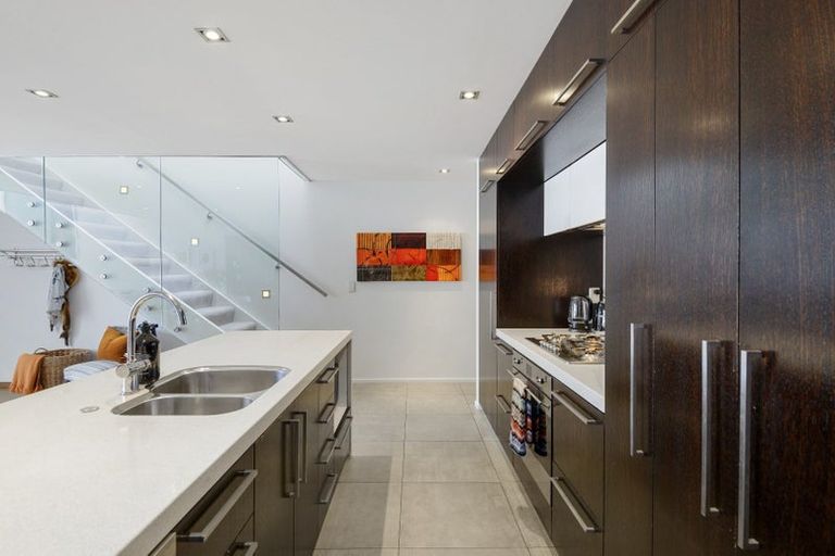 Photo of property in 12 Holly Road, St Albans, Christchurch, 8014