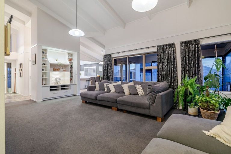 Photo of property in 19 Meridian Grove, Kelvin Grove, Palmerston North, 4414