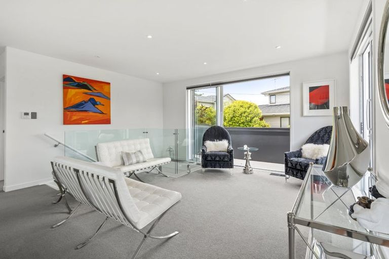 Photo of property in 1/467 Beach Road, Murrays Bay, Auckland, 0630