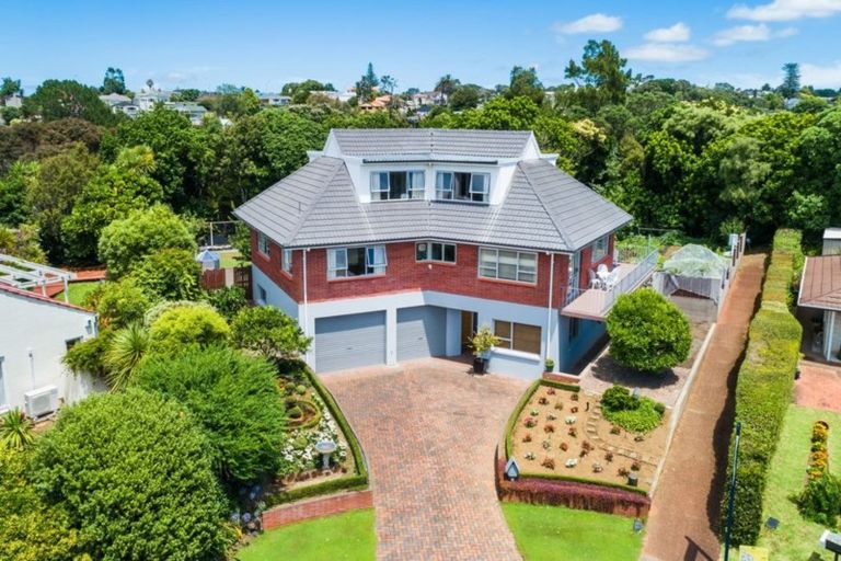 Photo of property in 15 Matanui Street, Northcote, Auckland, 0627