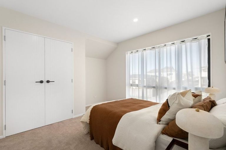Photo of property in 2a Knights Close, Rothesay Bay, Auckland, 0630