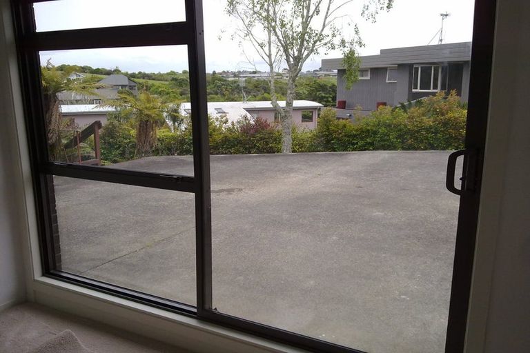 Photo of property in 1/18 Oliver Twist Avenue, Mellons Bay, Auckland, 2014