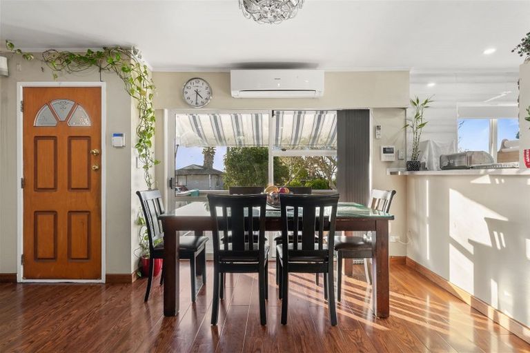 Photo of property in 2/1 Rakaia Rise, Clover Park, Auckland, 2019
