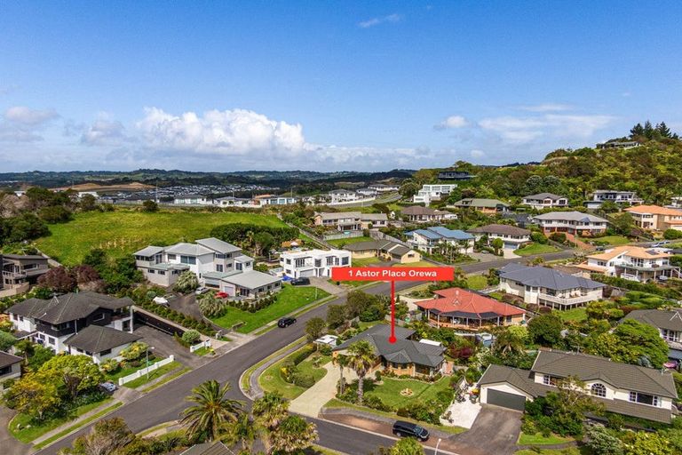 Photo of property in 1 Astor Place, Orewa, 0931