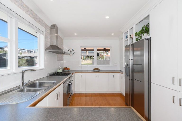 Photo of property in 22 Seaview Road, Otumoetai, Tauranga, 3110