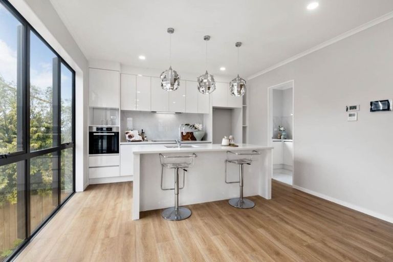 Photo of property in 408b East Coast Road, Sunnynook, Auckland, 0630