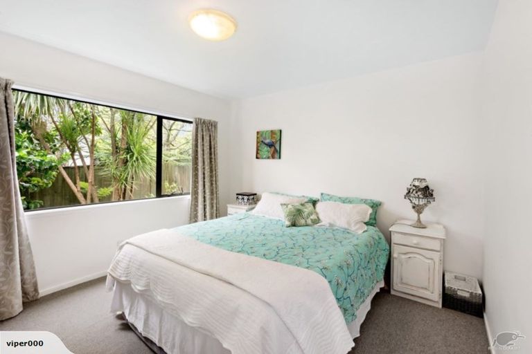 Photo of property in 8 Rosecamp Road, Beach Haven, Auckland, 0626
