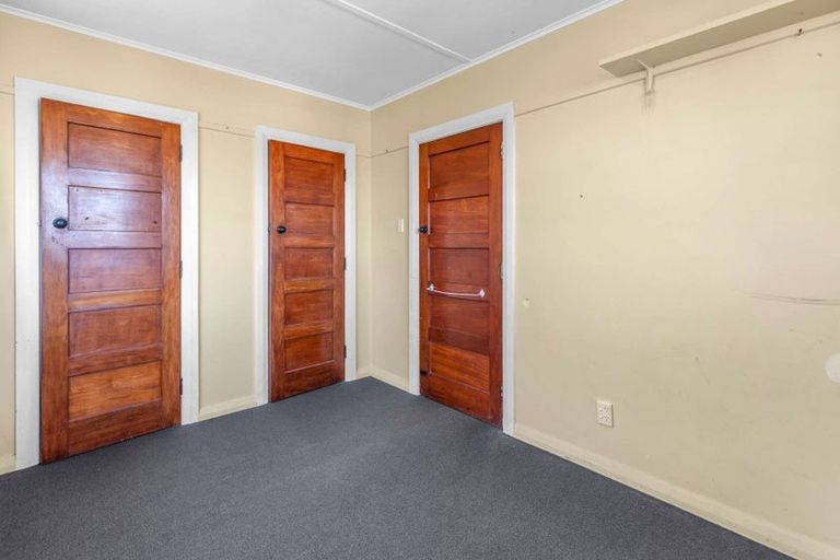 Photo of property in 616 Featherston Street, Roslyn, Palmerston North, 4414
