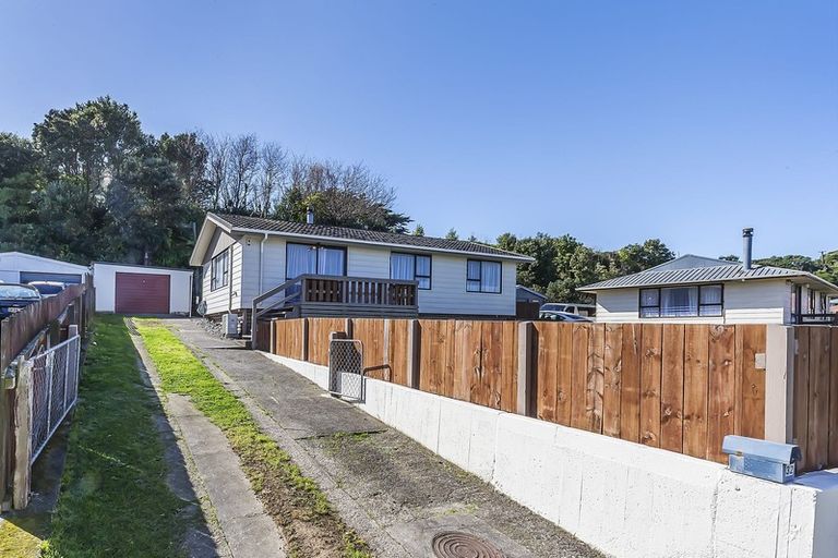 Photo of property in 32 Owhiti Street, Titahi Bay, Porirua, 5022