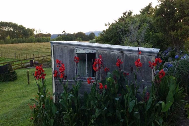 Photo of property in 143 Muhunoa Road East, Ohau, Levin, 5570